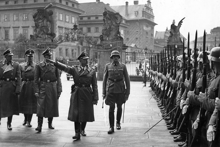 Nazis in the Prague Castle.